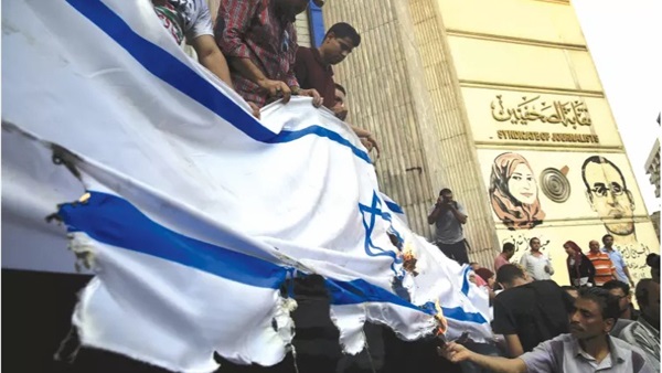 مسؤولون مصريون يسعون لإلغاء حفل 'يوم النكبة' بالسفارة الإسرائيلية بالقاهرة (خبر)