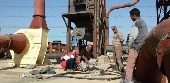 بالصور| أبناء طهطا يشيدون أول مصنع فى العالم لإنتاج الخشب من مخلفات الذرة «البوص»