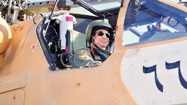 مفاجأة.. خبير عسكري يكشف دلالات تفقد الرئيس السيسي للقاعدة الجوية فجر اليوم
