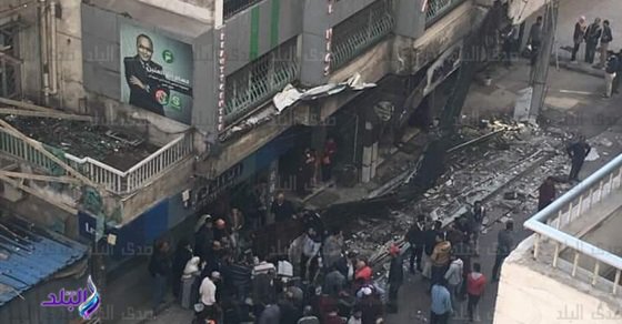 مصرع شخص وإصابة آخر في سقوط لافتة إعلانية بسبب الطقس بالإسكندرية
