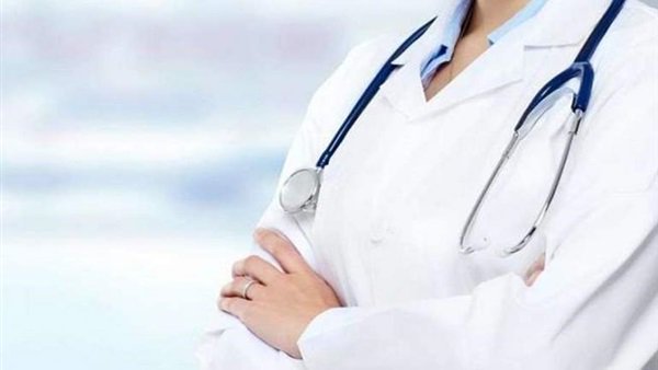 الشرقاوي: 280 طبيبا هاجروا إلى إنجلترا خلال 3 أشهر لضعف الرواتب