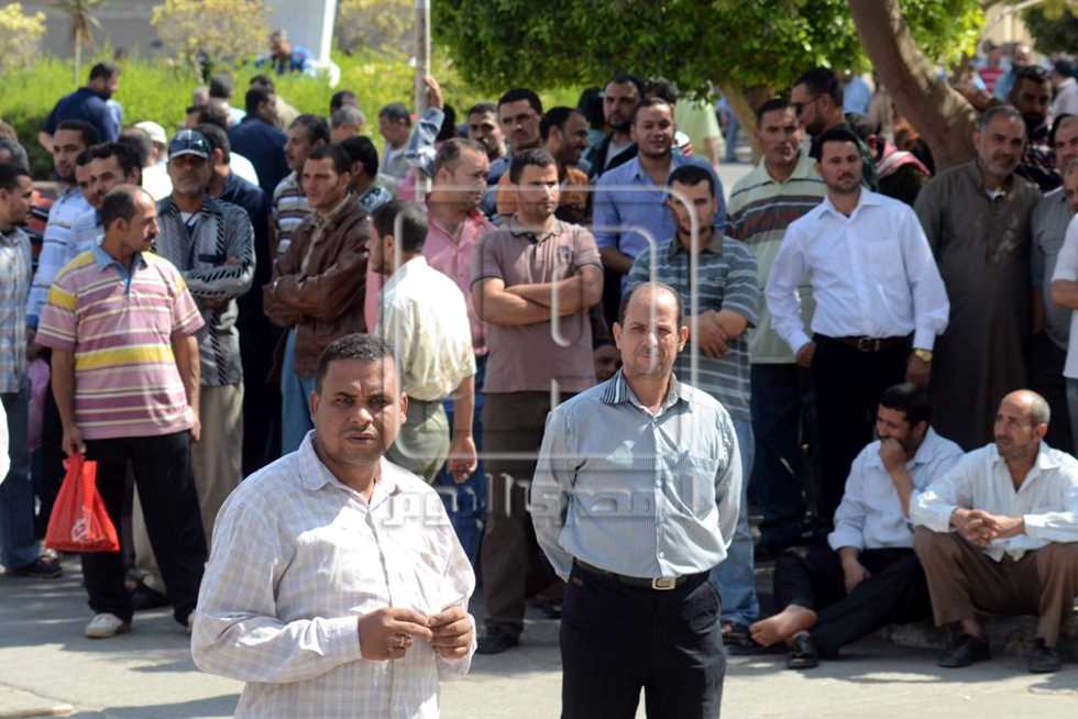 عمال شركة مصر للغزل والنسيج بالمحلة يفضون إضرابهم عن العمل