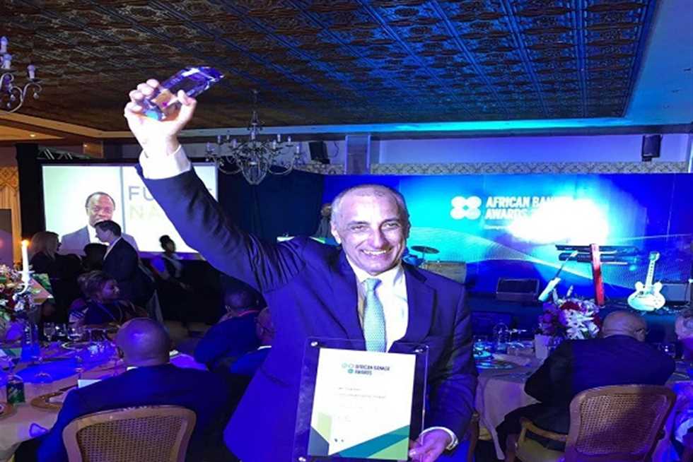 محافظ «المركزي» يفوز بجائزة أفضل مصرفي أفريقي