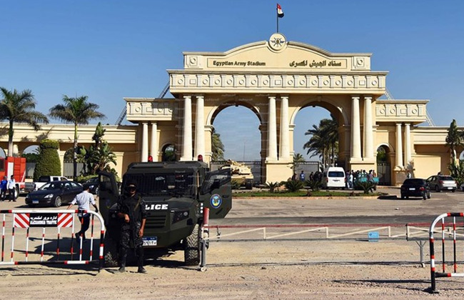 إجراءات أمنية مشددة بمحيط ملعب برج العرب قبل ساعات من لقاء السوبر