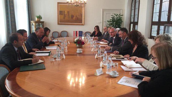 تفاصيل لقاء وزير الخارجية ونظيره الكرواتي في العاصمة زغرب