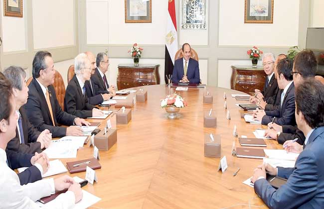 تفاصيل لقاء الرئيس السيسي مع رئيس شركة تويوتا اليابانية وسفير اليابان بالقاهرة