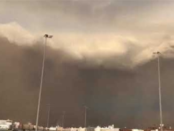 خبير أرصاد يوضح حقيقة وصول إعصار عمان إلى مصر