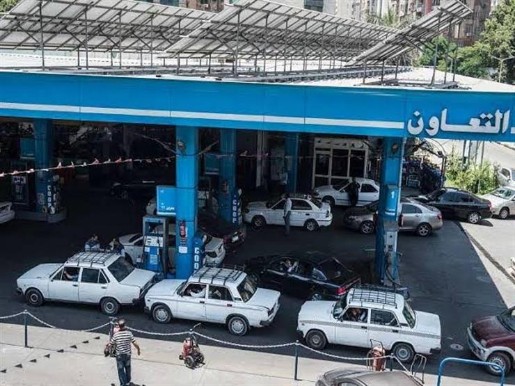 بعد تجاوزه 70 دولارا.. كيف ستتأثر أسعار البنزين في مصر بصعود البترول؟