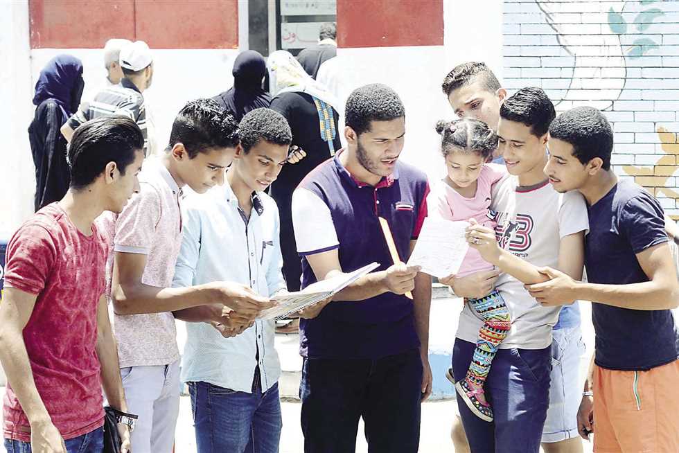 بعد ساعة.. تداول صور امتحان الأحياء لـ«ثانية ثانوي»