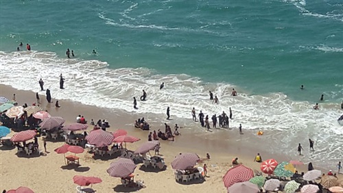 بسبب ارتفاع الأمواج.. غرق 6 أشخاص بالإسكندرية وإنقاذ 3 منهم