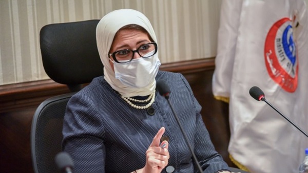 وزيرة الصحة تعلن مشاركتها في التجارب الإكلينيكية للقاح كورونا