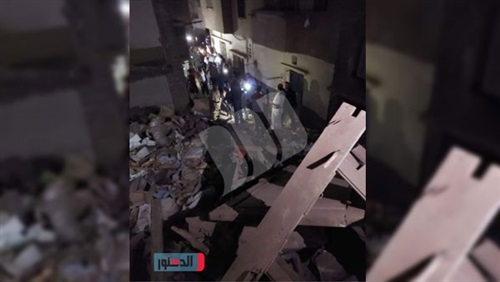 انهيار منزل وانقاذ طفل من تحت الأنقاض بسوهاج (صور)