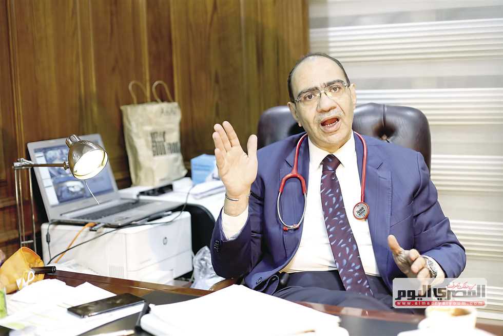 رئيس «مكافحة كورونا» : اللقاحات الموجودة في مصر آمنة وفعالة بدرجة كبيرة