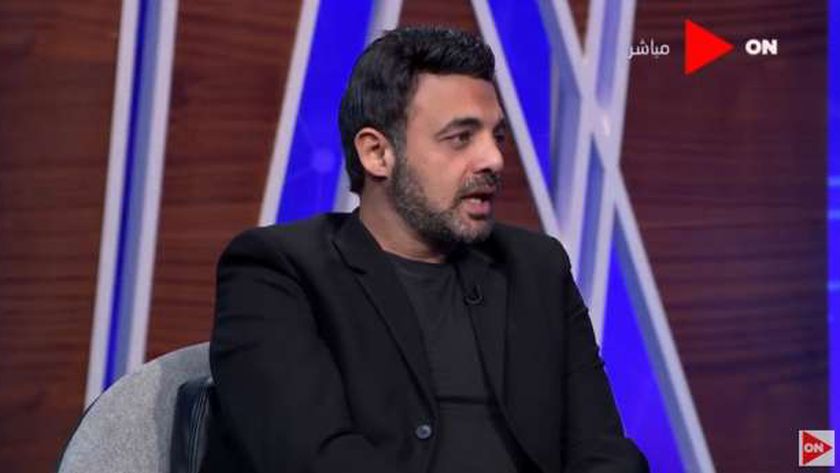 عمرو محمود ياسين منتقدا زينة: «عادي إزاي يعني؟»