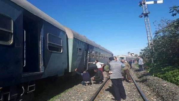"كسر التحويلة".. مصدر يكشف الأسباب الأولية في حادث قطار "المنصورة - دمياط"