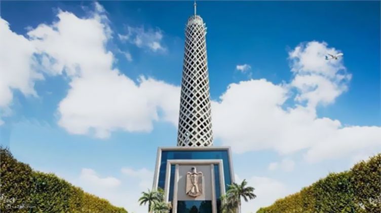 إضاءة برج القاهرة بالتزامن مع اليوم العالمي للاتجار بالبشر