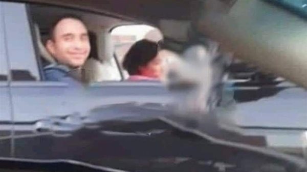 مصادر مقربة من شيرين عبد الوهاب: صورتها مع حسام حبيب قديمة