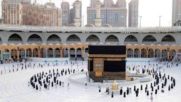 بسبب الباركود.. رجوع 100 معتمر من مطار القاهرة دون أداء العمرة | خاص