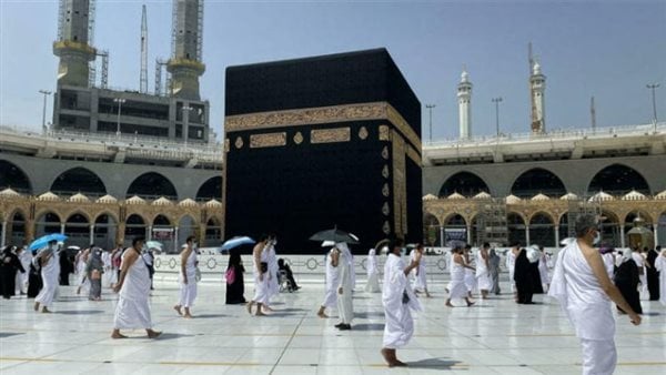 هل تحتاج تأشيرة الأصدقاء إلى باركود العمرة؟.. مصدر يجيب
