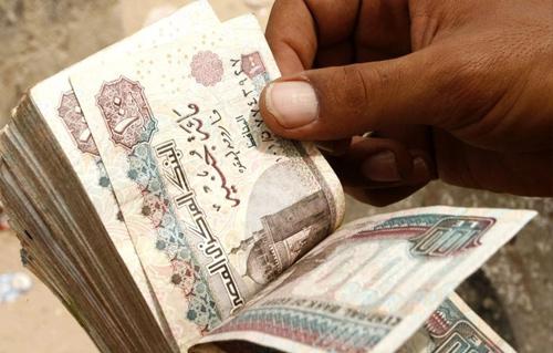 تحرك برلماني لإغلاق تطبيقات إلكترونية لمنح القروض وملاحقة المسئولين عنها