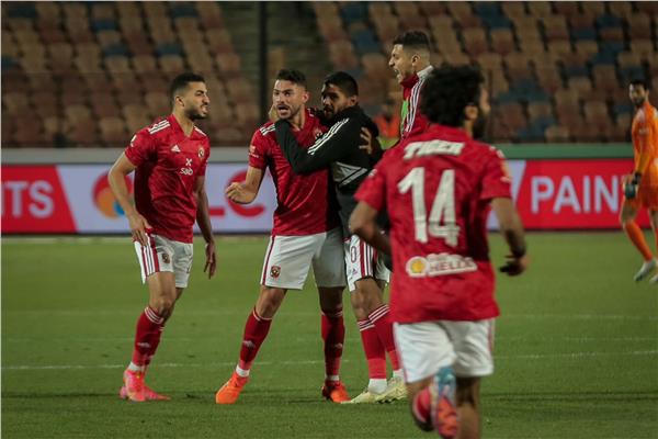 اتحاد الكرة يقرر ايقاف محمد عبد المنعم 3 مباريات وتغريم الأهلي وبيراميدز