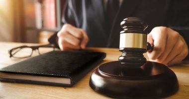 إحالة عامل للجنايات تنكر فى زى منقبة لسرقة شركة بالأزبكية