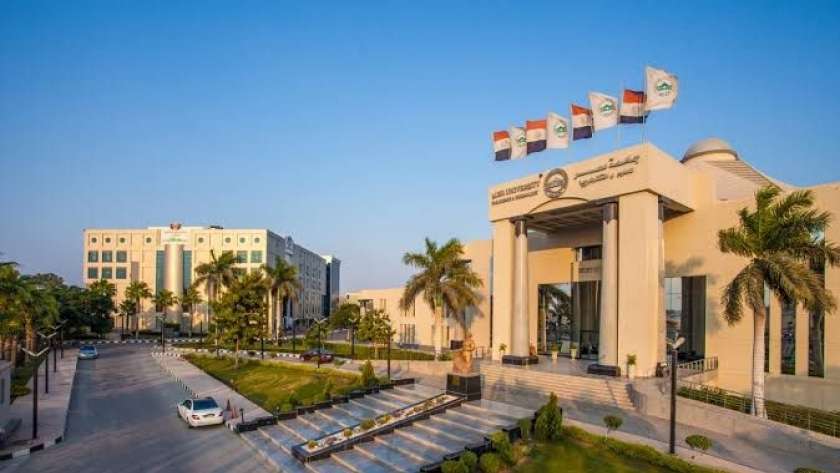 «الأعلى للجامعات»: أماكن بديلة لطلاب علمي بعد خفض أعدادهم بالكليات النظرية.. تفاصيل