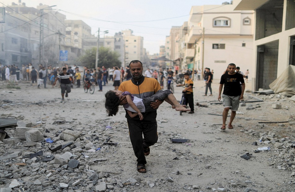 إعلام فلسطيني: أكثر من 12 ألف شهيد بينهم 5 آلاف طفل في غزة .. و25 مستشفى خرج من الخدمة