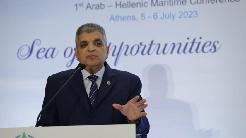 أسامة ربيع: ازدواج قناة السويس لن يكلف ميزانية الدولة مليما واحدا