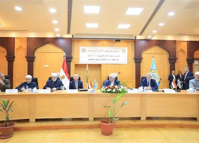 مؤشرات كليات القمة.. بشرى سارة لطلاب الثانوية العامة الشعبة الأدبية
