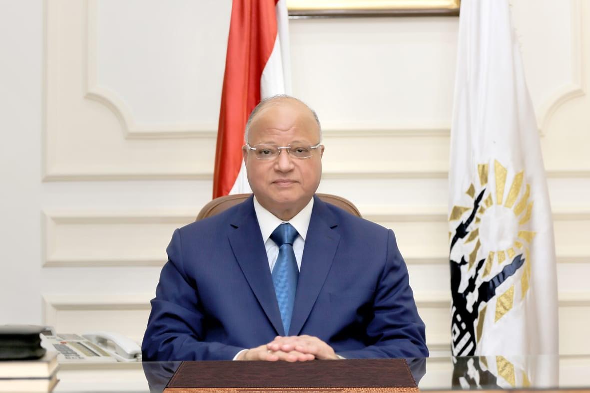 محافظ القاهرة يثمن دور المجتمع المدني في إقامة مصنع الملابس الجاهزة بالأسمرات