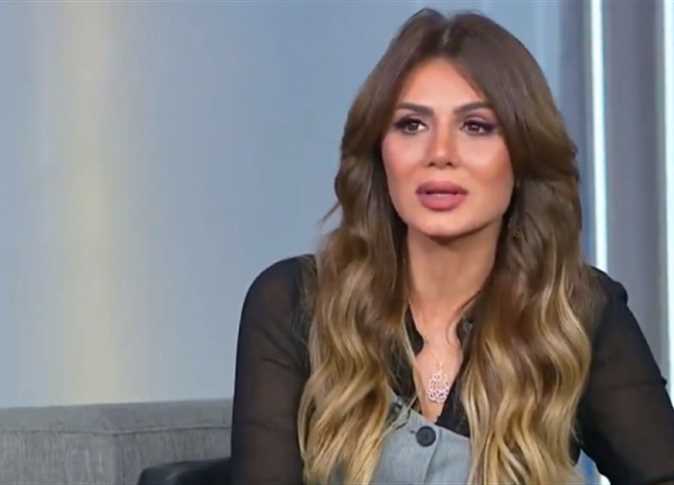 نجلاء بدر: «الرجالة لما بتخون بيعتبروا إن ده انتصار ليهم»