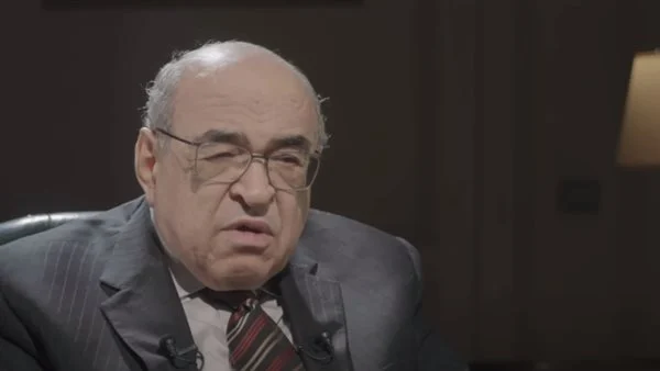 مصطفى الفقي يثير الجدل بشأن عبد الناصر: مقبرة جماعية وشرب في منزل السادات.. وكاتب صحفي يشتبك: يقعد في البيت أفضل