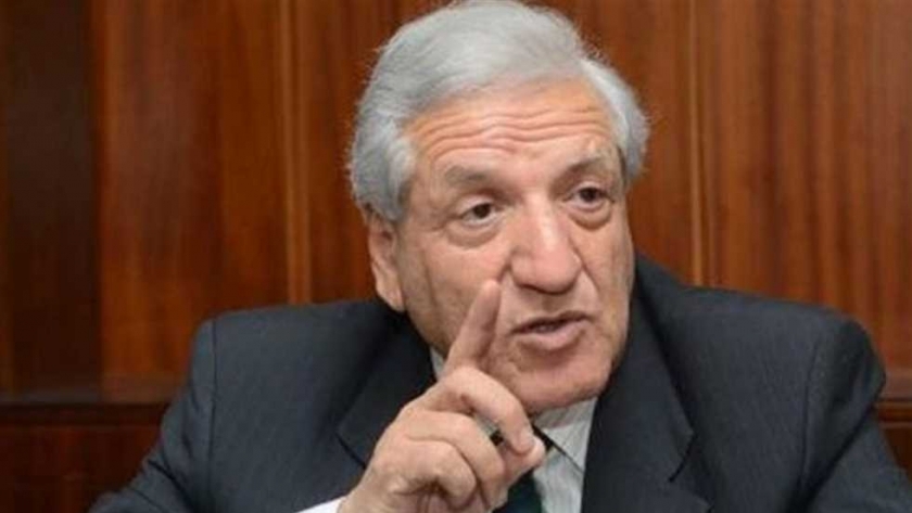 فخري الفقي: الضغط العربي على الغرب بسلاح البترول لن يجدي في الوقت الحالي