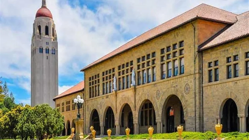 ستانفورد الأمريكية تختار رئيس جامعة مصرية ضمن أفضل 2% من علماء النانوتكنولوجي