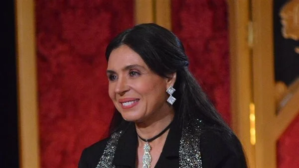 دينا: معرفتش أغير نظرة المجتمع في الراقصة