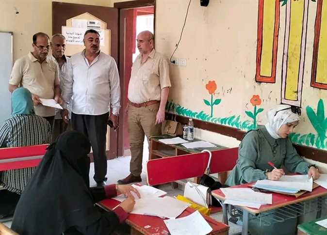 انتهاء اليوم الأول من تصحيح أوراق إجابات الدور الثاني للشهادتين الابتدائية والإعدادية الأزهرية