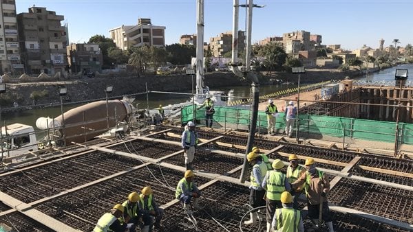 الري: تنفيذ 38% من مشروع قناطر ديروط الجديدة لتحسين الري في 1.60 مليون فدان بالصعيد