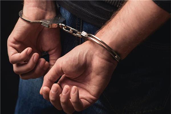 قيدوهما واعتدوا عليهما.. ضبط المتهمين بسرقة مسنين بالإكراه في القليوبية