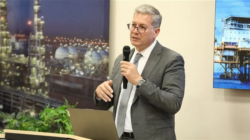 البترول تقرر وقف التعيينات نهائيا بالوظائف الإدارية والعقود