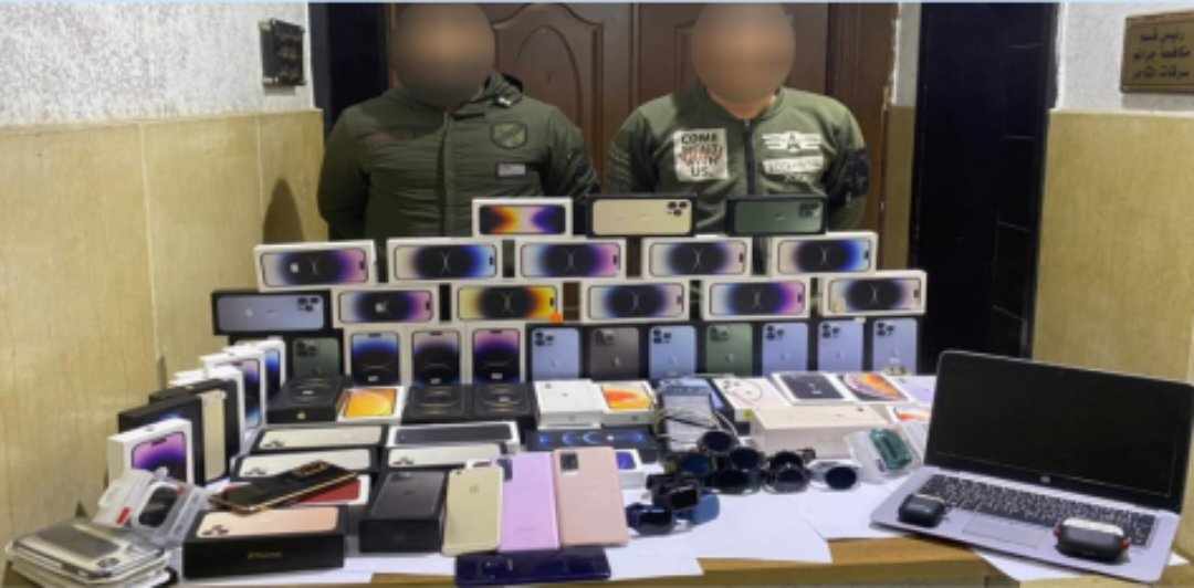 بأسلوب كسر القفل.. القبض على عاطل وعامل لقيامهما بسرقة محل هواتف محموله في الشيراتون