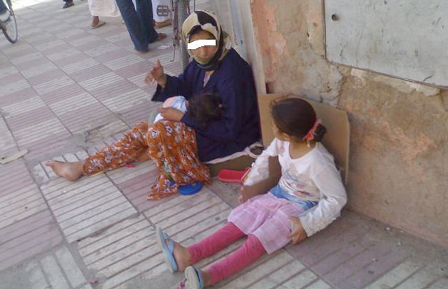 لإجبارها على التسول.. أمن القاهرة يضبط صاحب فيديو ضَرْب طفلته بقصر النيل