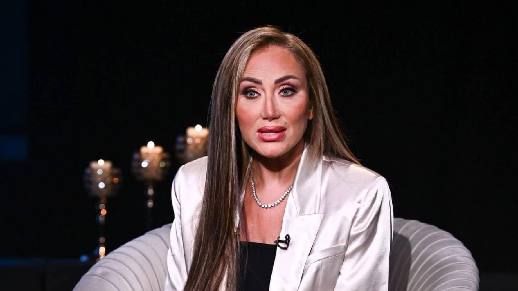 وشها الحقيقي بدون فلتر.. الطبيب نادر صعب يرد على ريهام سعيد - فيديو