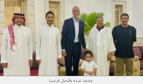 محمد عبده يطمئن جمهوره على صحته بأول ظهور مع أبنائه.. صورة