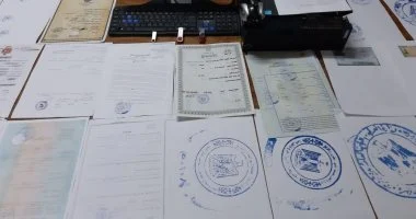التحقيق مع متهمة بإدارة كيان تعليمى وهمى لبيع شهادات جامعية مزورة
