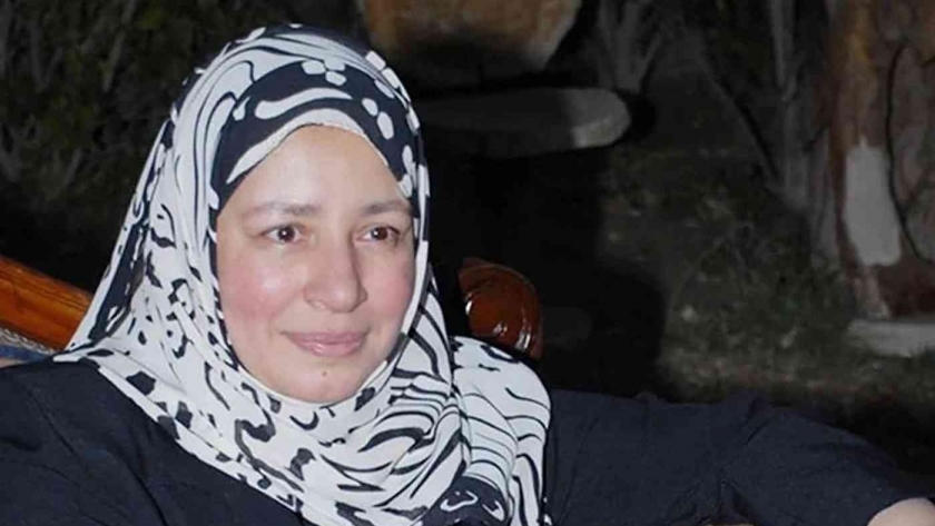 عبلة كامل تعلن اعتزالها الفن وتتفرغ للعبادة