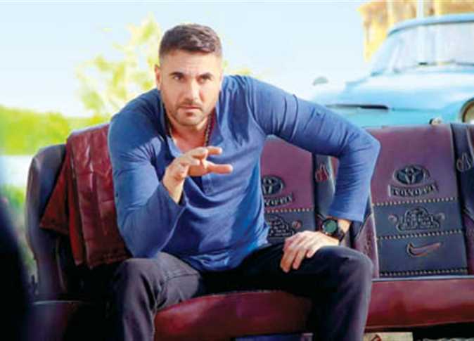 أحمد عز أول نجم عربي يصل بإيرادات أفلامه إلى 1.2 مليار جنيه