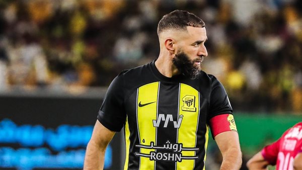 نجم الاتحاد السابق: كريم بنزيما متخاذل.. ويختبئ خلف المدافعين