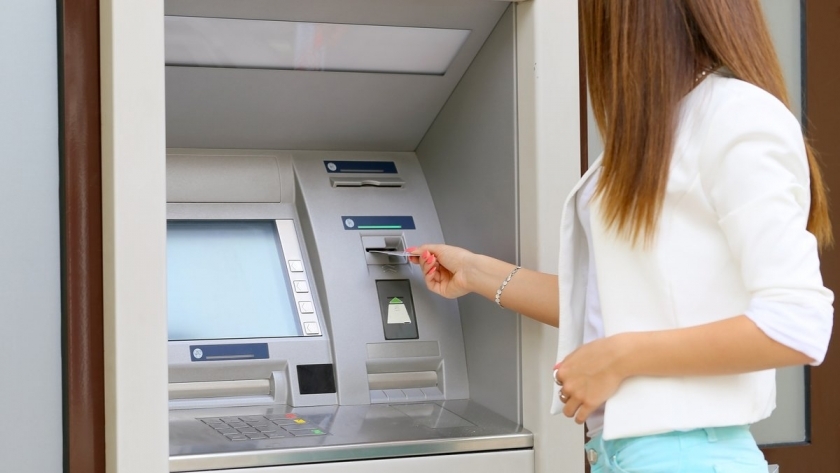 المالية تكشف مواعيد صرف رواتب شهر أكتوبر وقيمة الزيادات