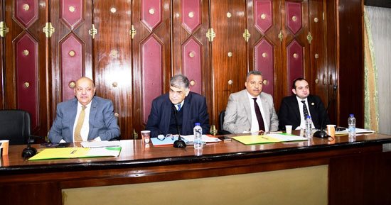 مطالب برلمانية بالنهوض بخدمات التأمين الصحى وتوفير المستلزمات الطبية